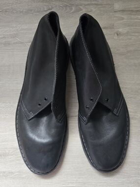Clarks Men's 10 Black Leather Ankle Shoes - Classic Chukka Style